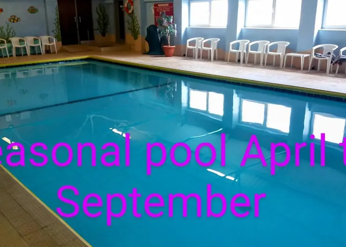 35 Gower Holiday Village With Seasonal Pool