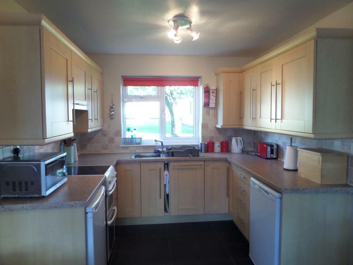 35 Gower Village With Seasonal Pool * Reynoldston